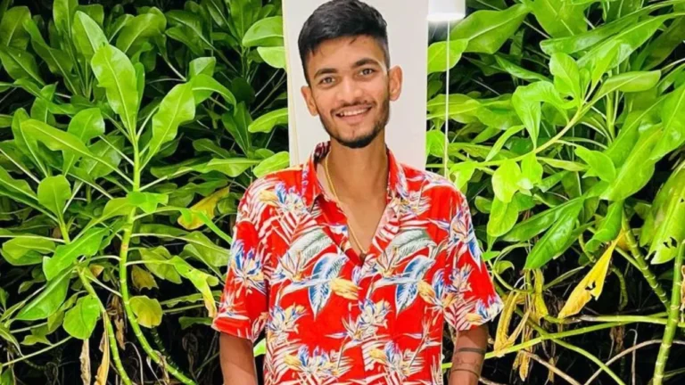 Anurag Dwivedi YouTuber and Dream 11 cricket expert in Lucknow