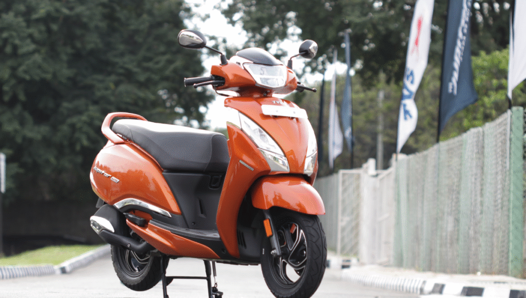 TVS Jupiter front view with LED lights and DRL – Stylish design of TVS Jupiter