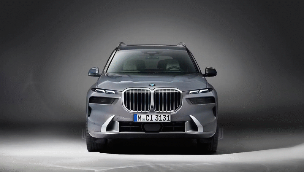 bmw x7 rear profile with crystal tail lights and M Sport design
