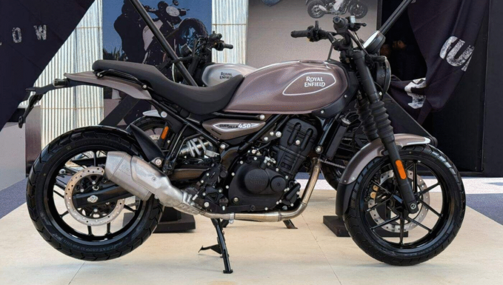 royal enfield guerrilla 450 side profile image in Playa Black