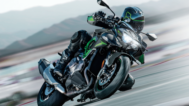 Kawasaki Z900 with 948cc engine, LED lights, and TFT display in India