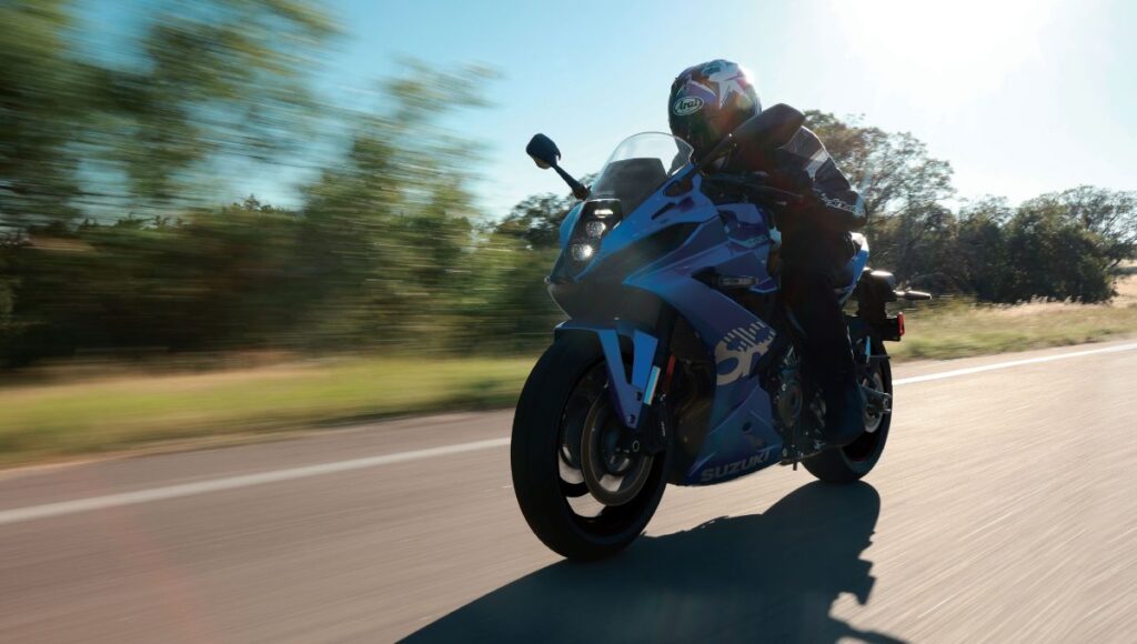 Side profile of Suzuki GSX-8R in racing blue color highlighting mass-forward design