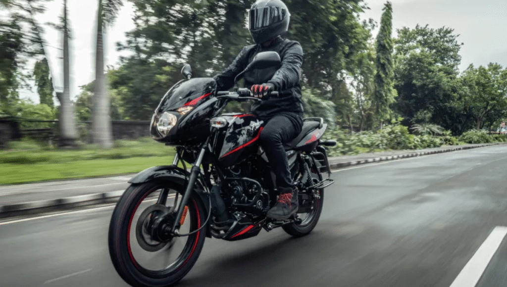 Bajaj Pulsar 125 stylish look with 125cc engine and 100 kmph top speed