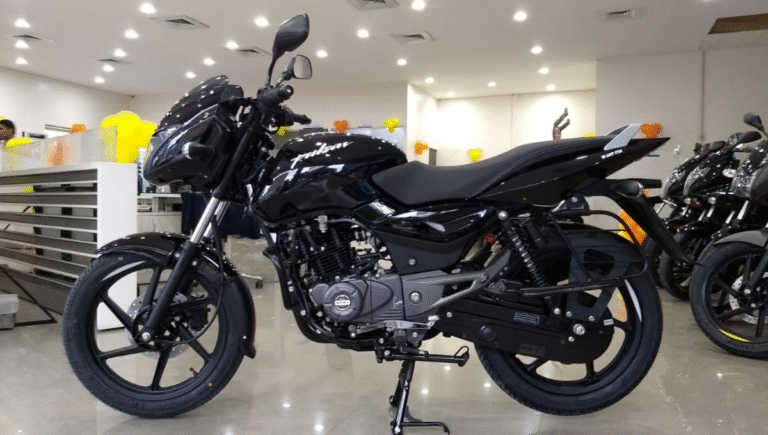 Bajaj Pulsar 125 stylish look with 125cc engine and 100 kmph top speed