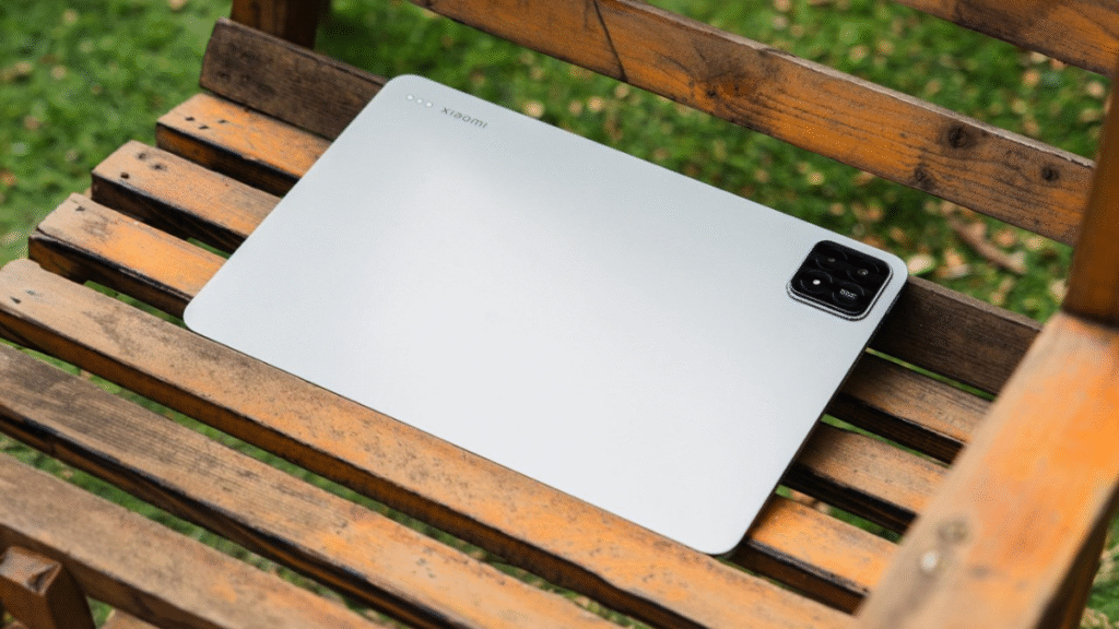 Xiaomi Pad 7S Pro 12.5 tablet with large display, keyboard, and stylus in black and beige colors